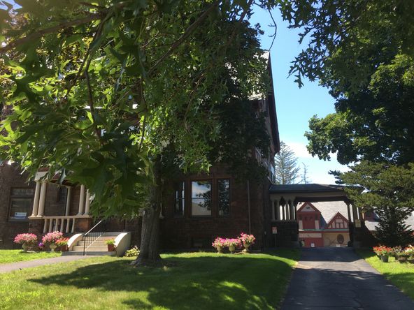 1800 Elm St, Manchester, NH 03104